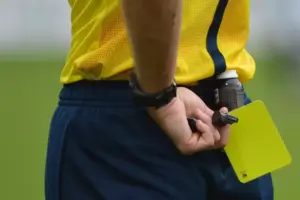 gelbe karte fußball
